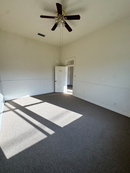 More Photos Of 916 N Longview St, Kilgore Office For Sale