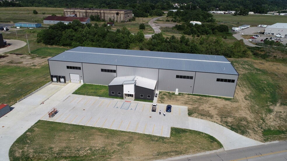 Primary Photo Of 265 Commerce Dr, South Point Industrial For Lease