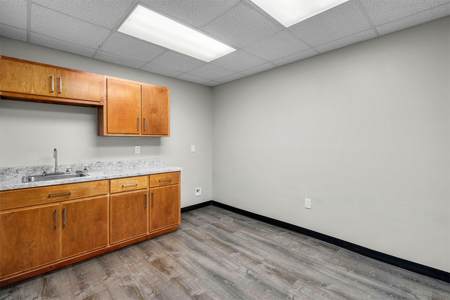 More Photos Of 1450 Jones Dairy Rd, Jasper Medical For Lease
