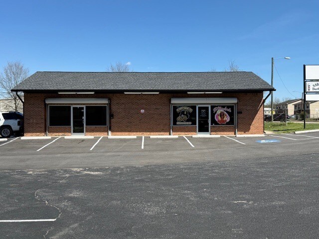 More Photos Of 5801 N Main St, Columbia Freestanding For Lease