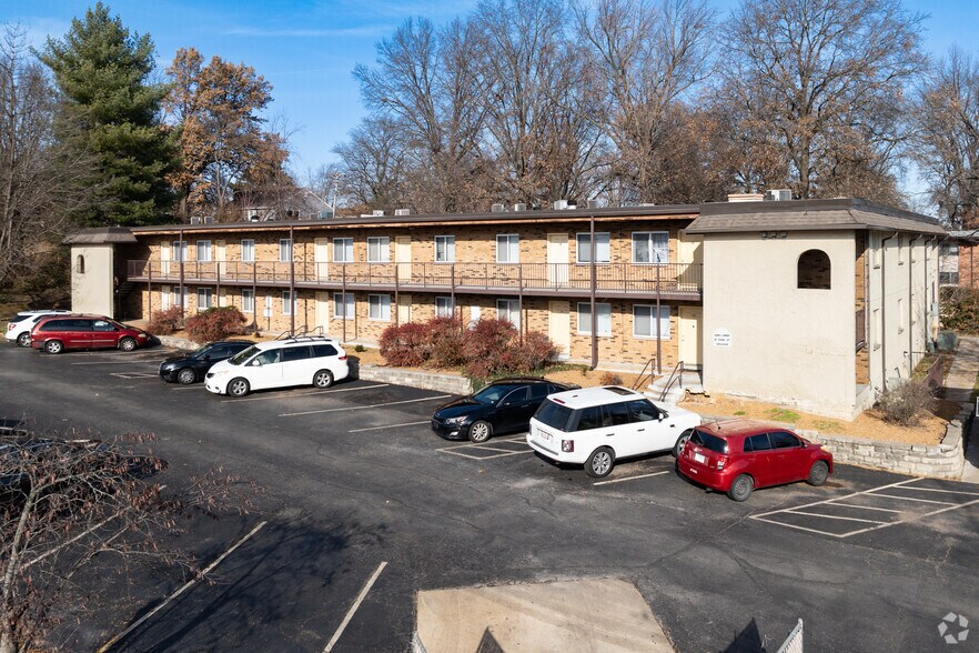 Primary Photo Of 9860 Le Coeur Ct, Saint Ann Apartments For Sale