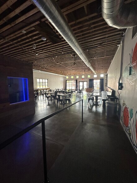 More Photos Of 1209 E Cesar Chavez St, Austin Loft Creative Space For Lease