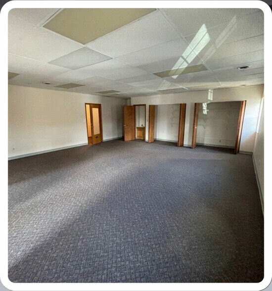 More Photos Of 5701 N High St, Worthington Office For Lease