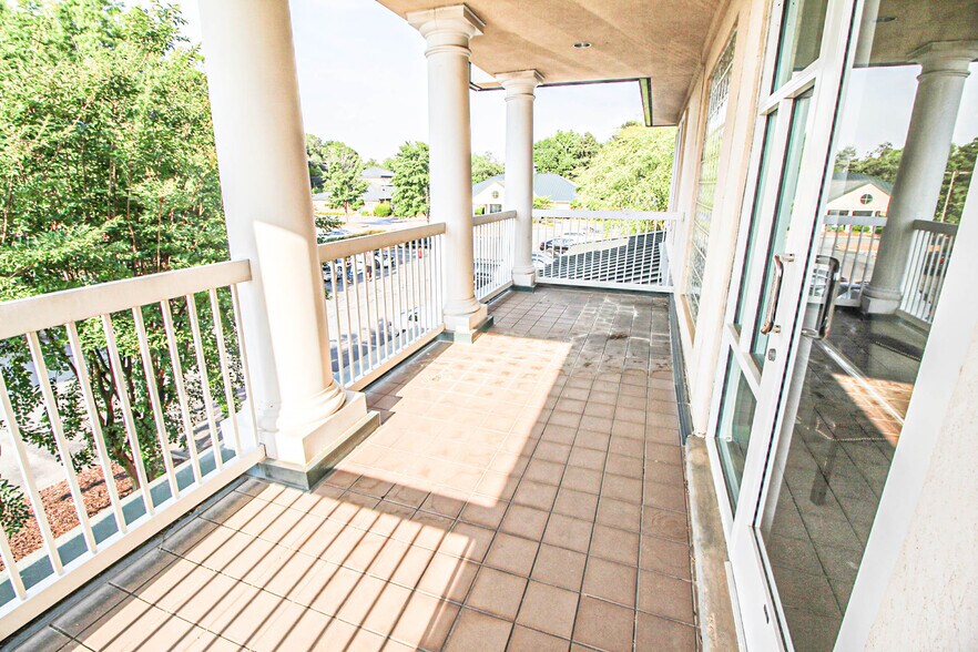 More Photos Of 1516 Village Harbor Dr, Clover Storefront Retail Office For Sale