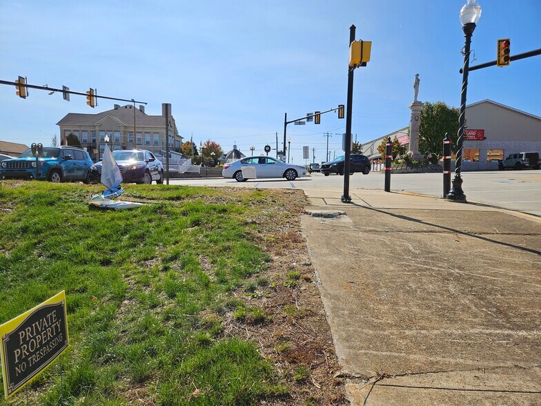 More Photos Of 462 W Main St, Mount Pleasant Land For Lease