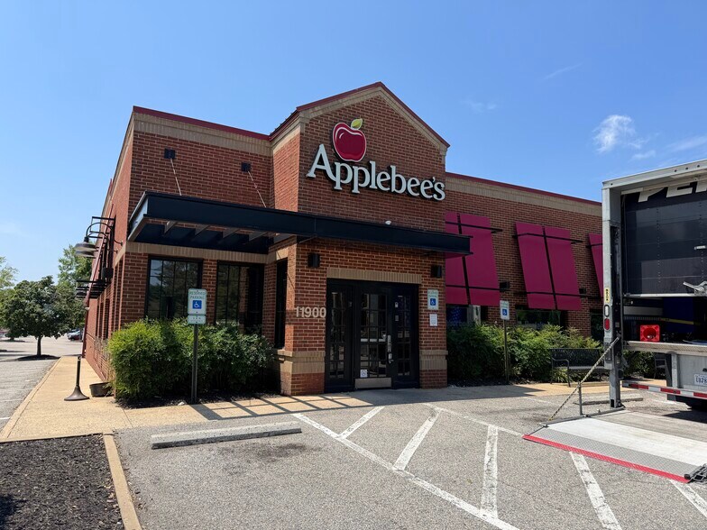 More Photos Of 11900 Iron Bridge Plz, Chester Restaurant For Lease