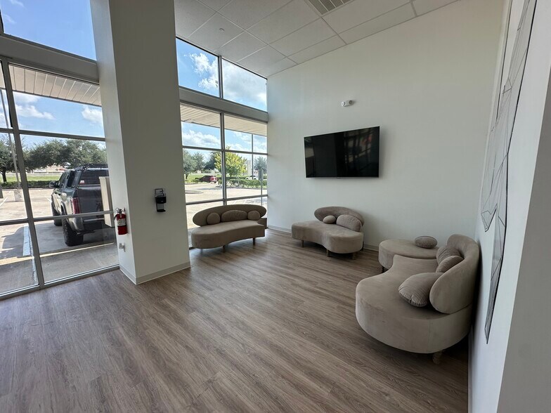 More Photos Of 7910 W Grand Parkway S, Richmond Storefront Retail Office For Lease