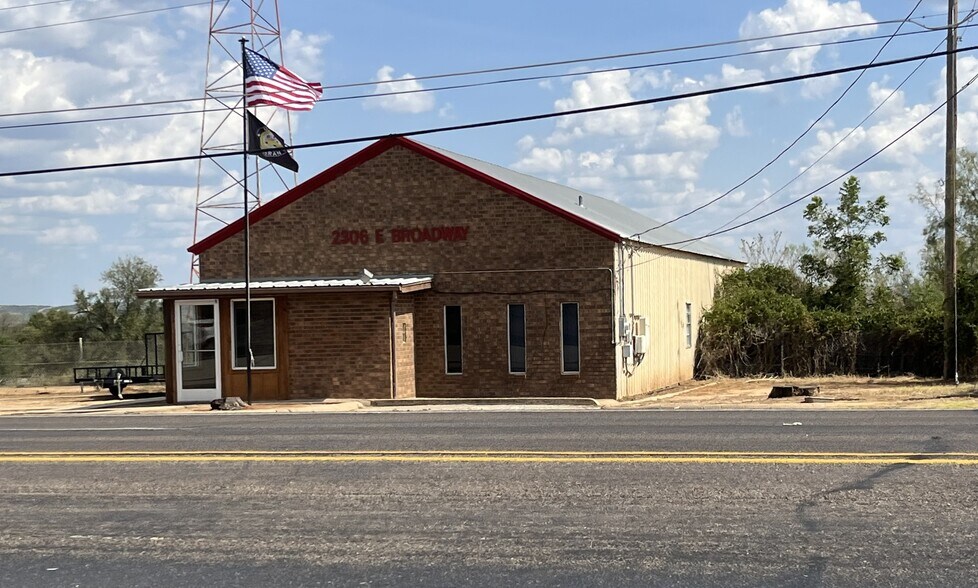 More Photos Of 2306 E Broadway St, Sweetwater Truck Terminal For Lease