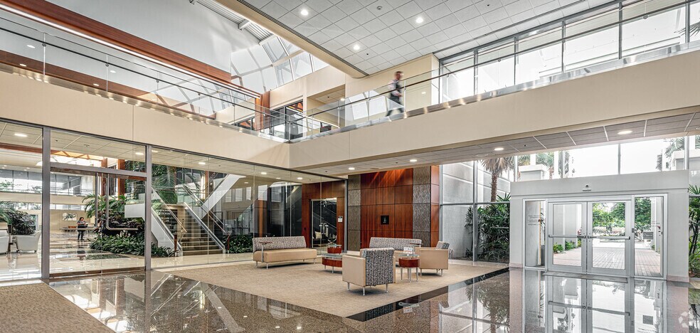 More Photos Of 951 Yamato Rd, Boca Raton Medical For Lease