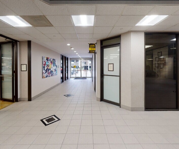 More Photos Of 9894 Bissonnet St, Houston Office For Lease