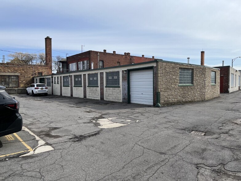 More Photos Of 1458 Main St, Buffalo Freestanding For Sale