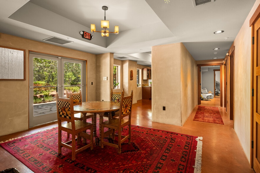 More Photos Of 25 Schnebly Hill Rd, Sedona Freestanding For Sale