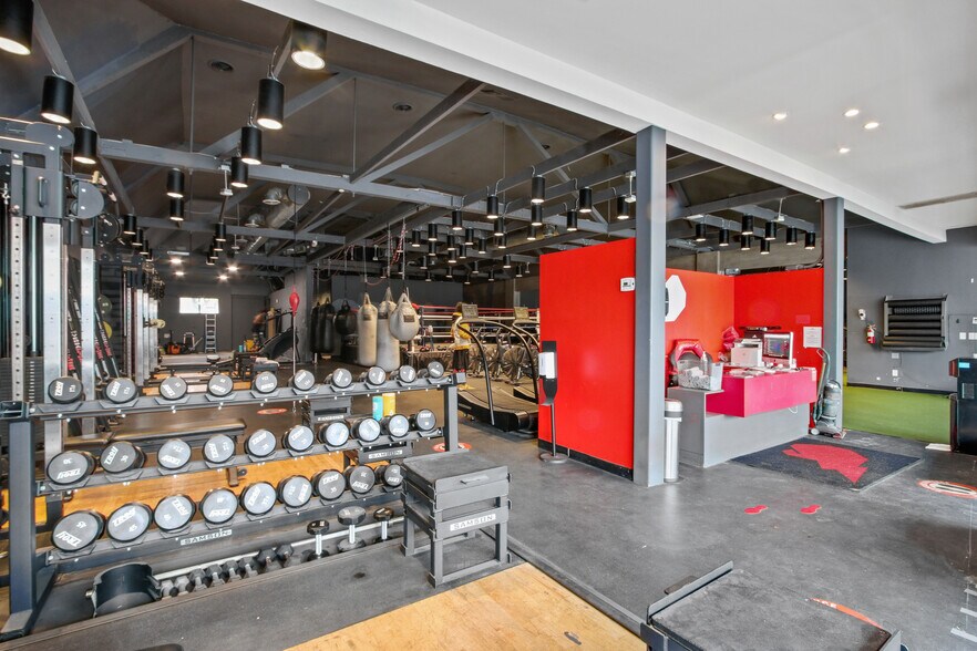 More Photos Of 1415 Wilshire Blvd, Santa Monica Freestanding For Lease