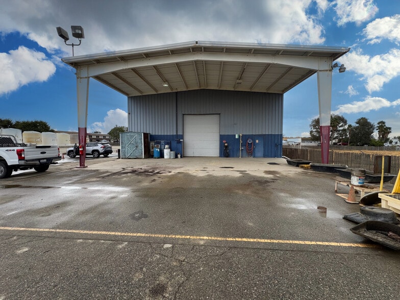 More Photos Of 19433 Colombo St, Bakersfield Service For Lease