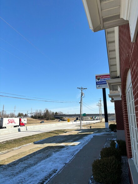 More Photos Of 410 Crestview Dr, O'Fallon Medical For Lease