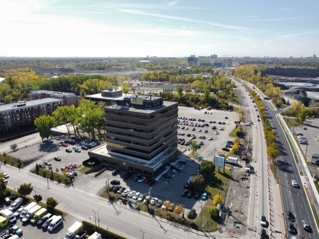 More Photos Of 1600A Boul Saint-Martin E, Laval Office For Lease