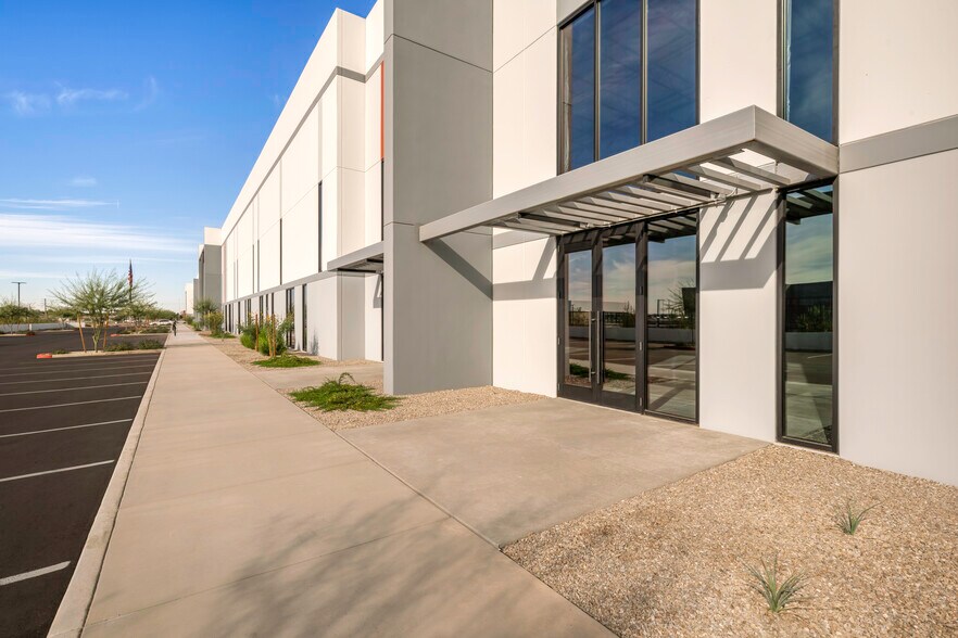 More Photos Of NWC INDIAN SCHOOL ROAD & LOOP 101, Phoenix Unknown For Lease