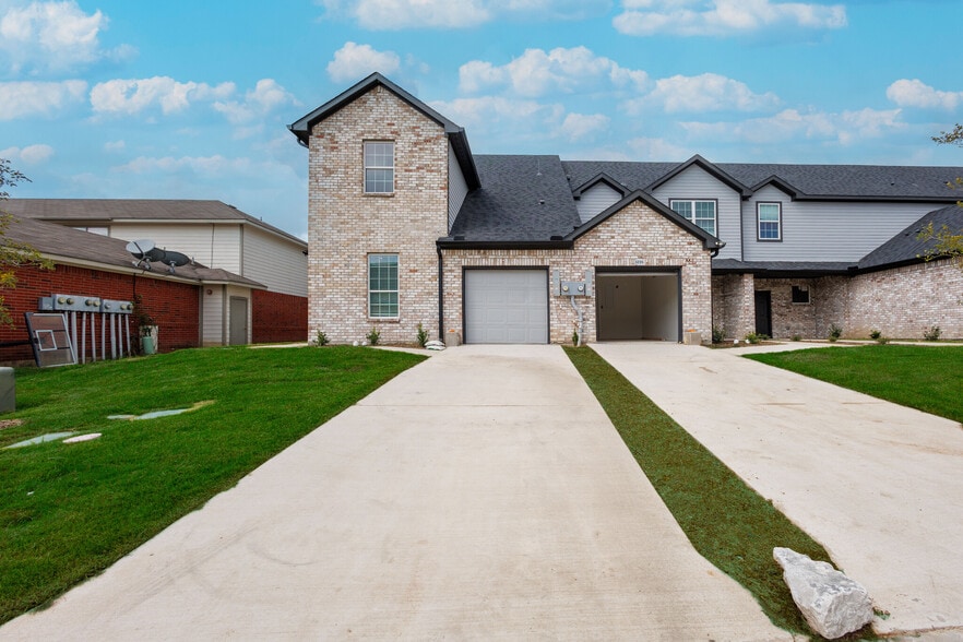 Primary Photo Of 3202 Wexford Dr, Garland Multifamily For Sale