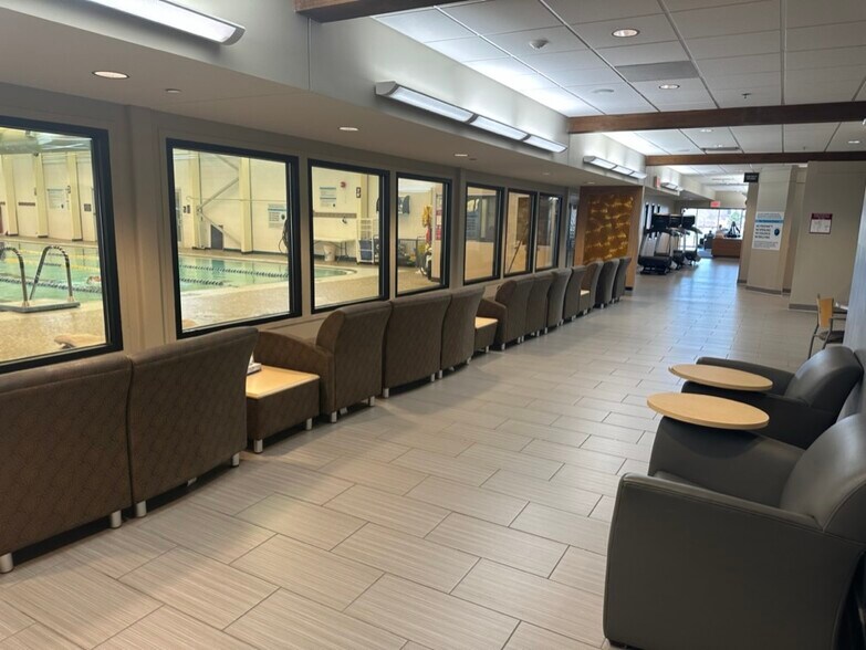 More Photos Of 904 Four Seasons Rd, Bloomington Specialty For Sale