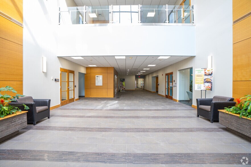 More Photos Of 309 Waverley Oaks Rd, Waltham Office For Lease