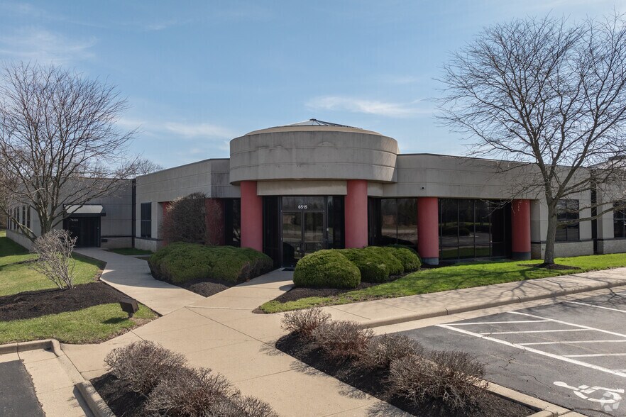 More Photos Of 6485-6515 Centerville Business Pky, Centerville Light Distribution For Lease