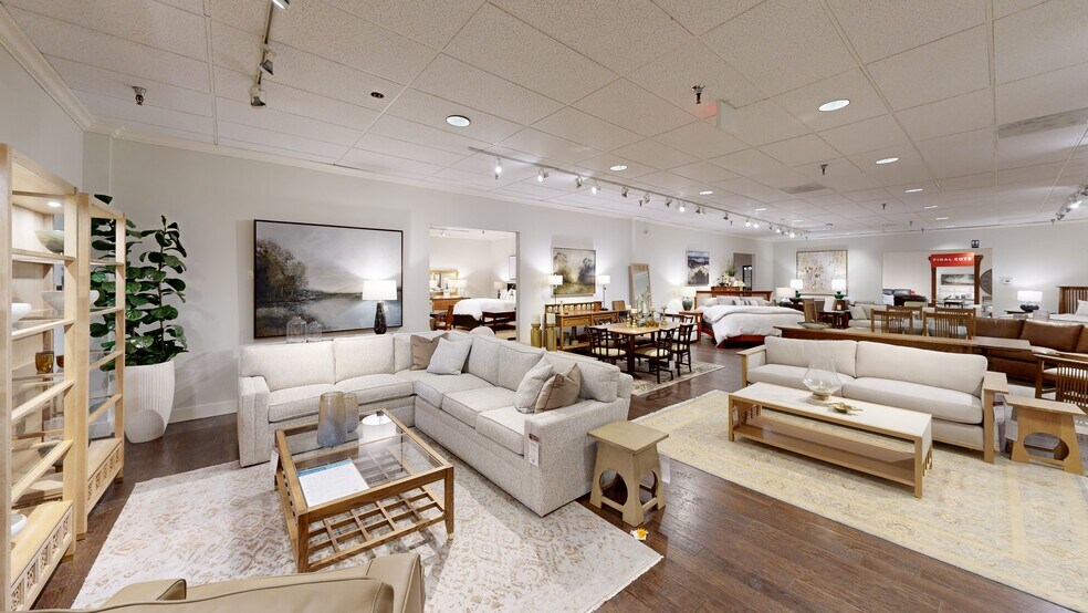 More Photos Of 151 Wolf Rd, Colonie Freestanding For Sale