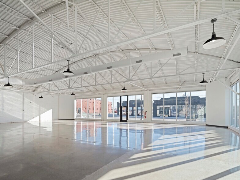 More Photos Of 801 N Broadway Ave, Oklahoma City Storefront Retail Office For Lease