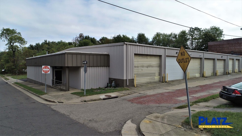 More Photos Of 107 N Hine St, Youngstown Industrial For Sale