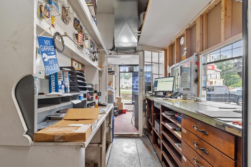 More Photos Of 93 Hamilton St, Southbridge Service Station For Sale