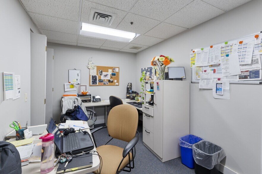 More Photos Of 19-25 Main St, Hartford Office Residential For Sale