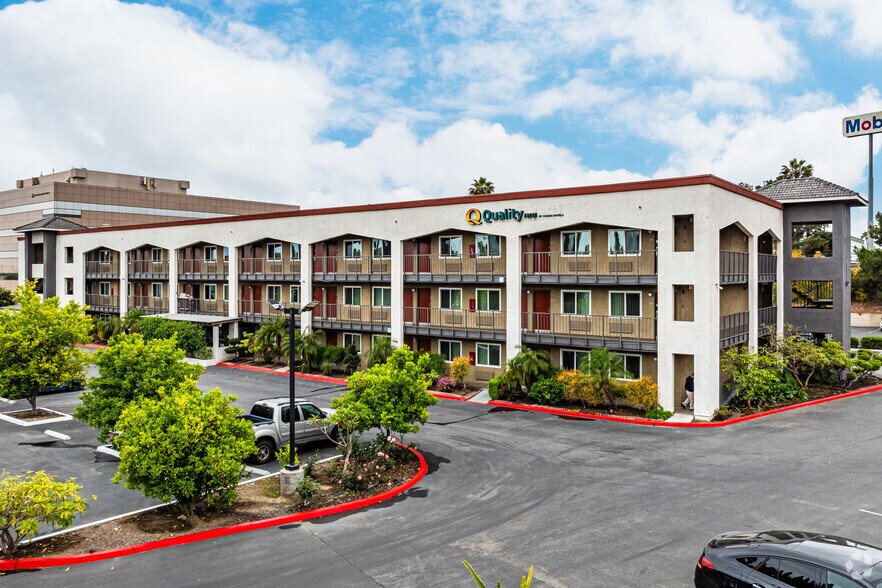 Primary Photo Of 514 N Vineyard Ave, Ontario Hotel For Sale