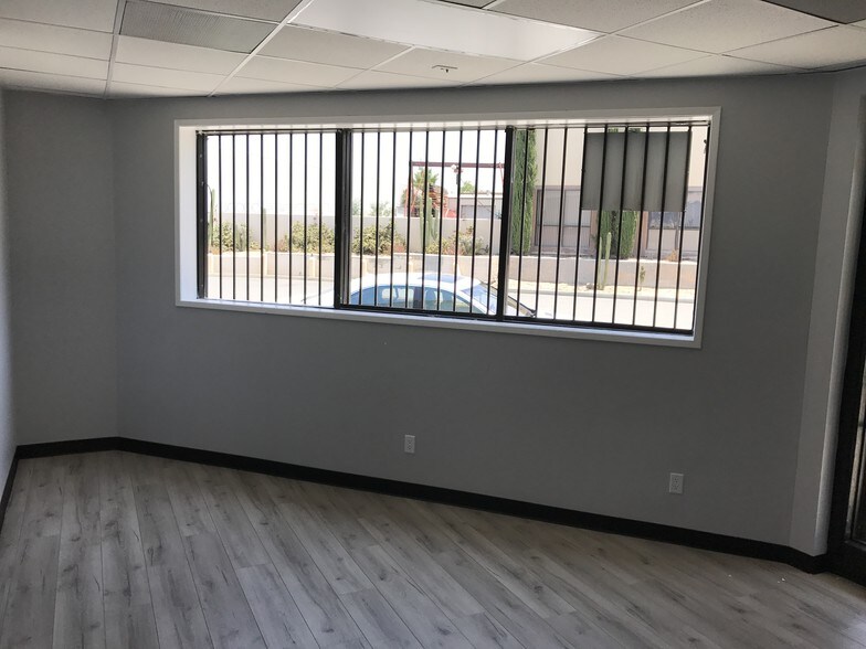 More Photos Of 2525 Kansas Ave, Riverside Manufacturing For Sale