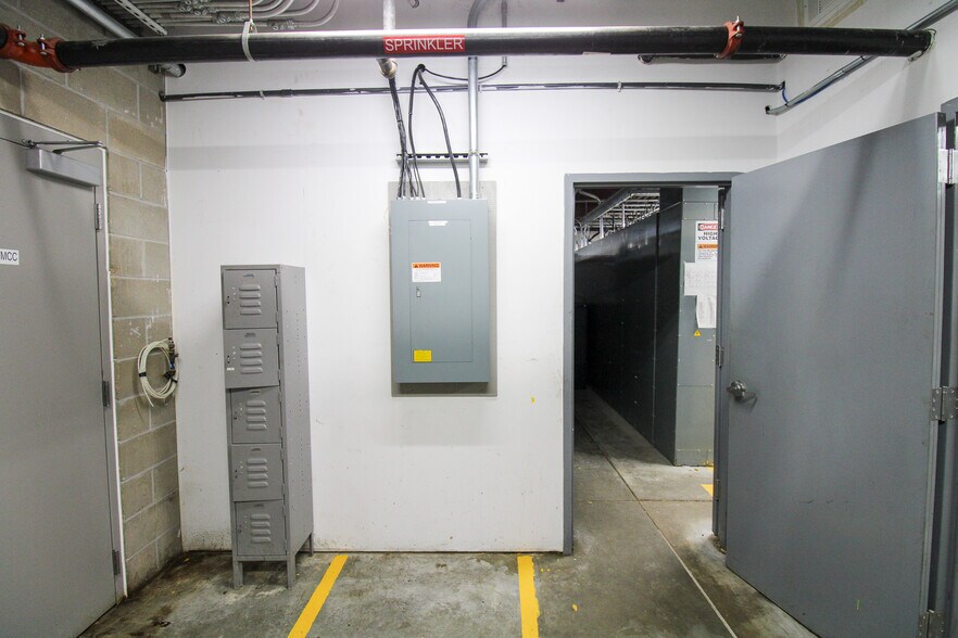 More Photos Of 5640 44th Ave S, Clinton Industrial For Sale