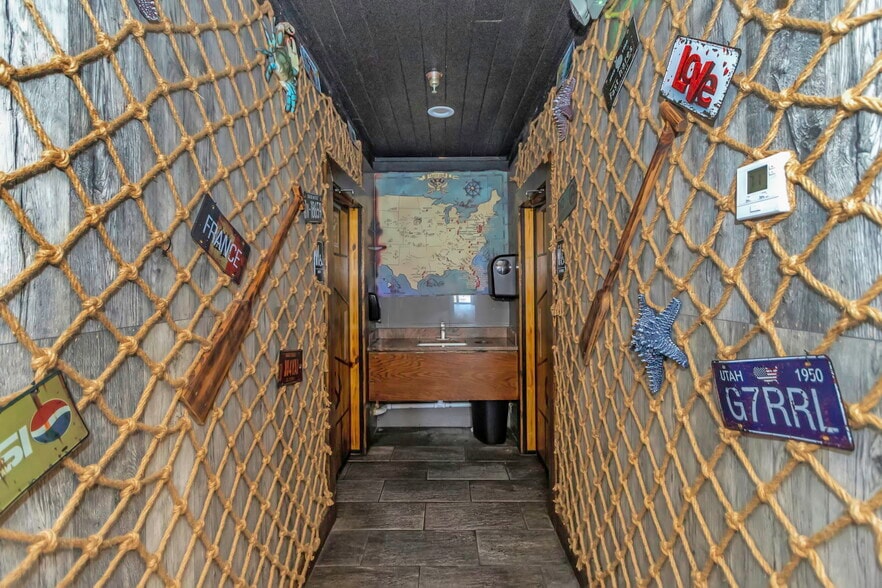 More Photos Of 2901 Tyrone Blvd, Saint Petersburg Restaurant For Sale