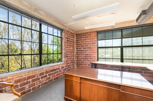 More Photos Of 1230 W Morehead St, Charlotte Loft Creative Space For Lease