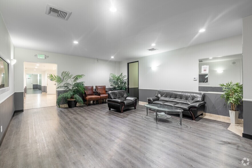 More Photos Of 24404 S Vermont Ave, Harbor City Unknown For Lease