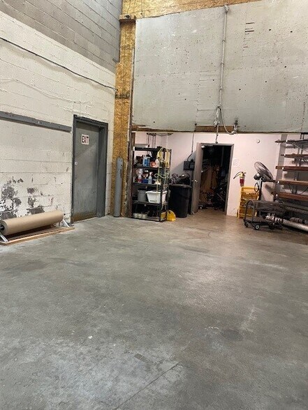 More Photos Of 16549 E 14th St, San Leandro Manufacturing For Sale
