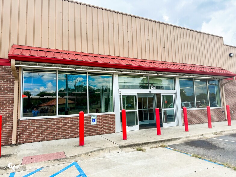 More Photos Of 4300 Vanderbilt Rd, Birmingham Freestanding For Sale