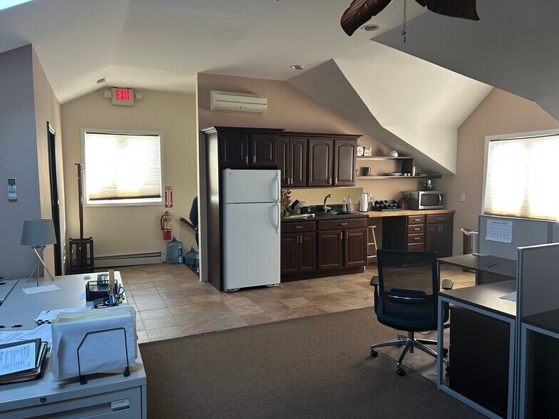 More Photos Of 9 Degnon Blvd, Bay Shore Office For Sale