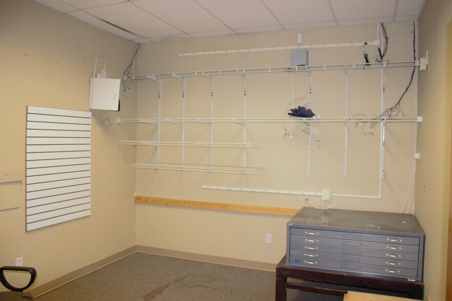 More Photos Of 2755-2761 E Henrietta Rd, Henrietta Unknown For Lease