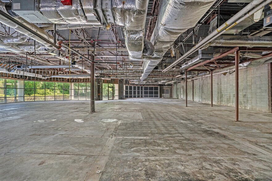 More Photos Of 4000 Corporate Center Dr, Morrow Medical For Lease