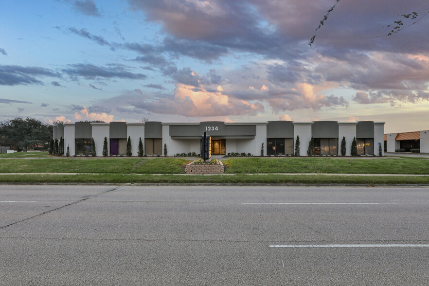 Primary Photo Of 1234 Bay Area Blvd, Houston Medical For Lease