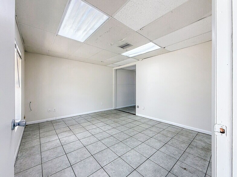 More Photos Of 5524 Independence Ct, Punta Gorda Warehouse For Sale