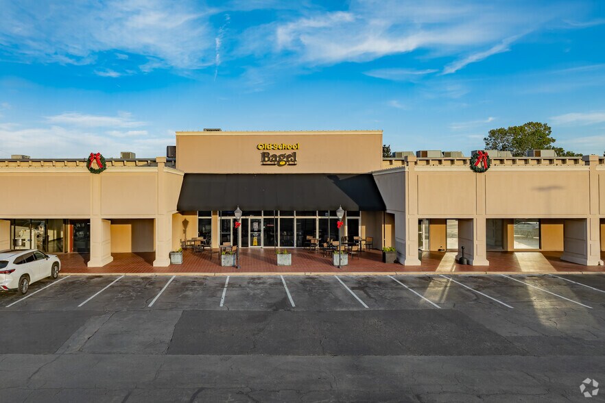 More Photos Of 10908 N May Ave, Oklahoma City Unknown For Lease