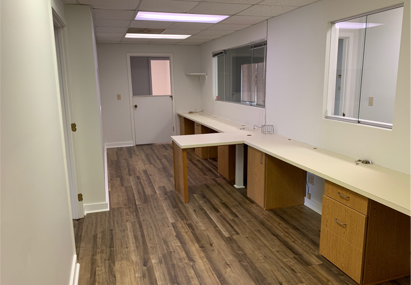 More Photos Of 1902-1906 Meeting Ct, Wilmington Medical For Sale