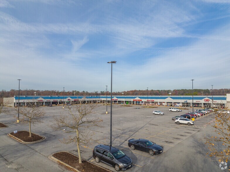 More Photos Of 1500 Armory Dr, Franklin General Retail For Sale