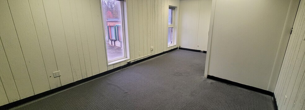 More Photos Of 1120 Oak Hill Ave, Youngstown Warehouse For Lease