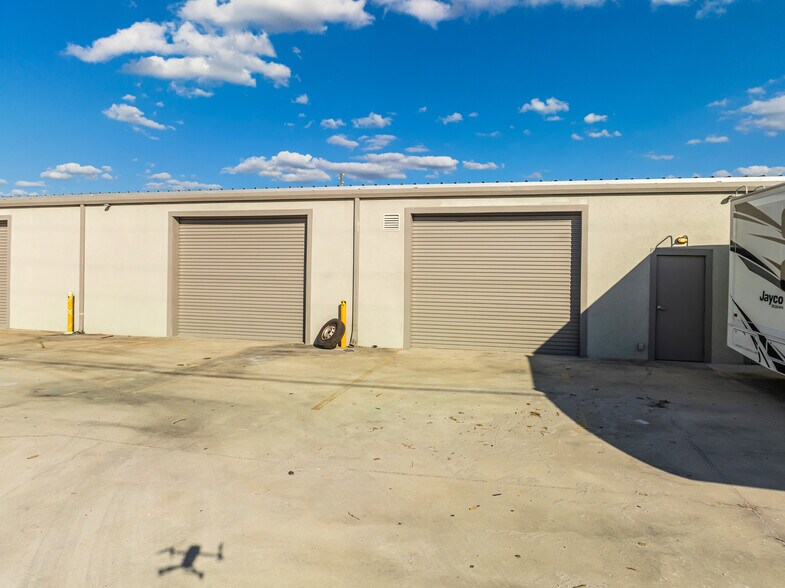 More Photos Of 440 Plumosa Ave, Casselberry Warehouse For Lease