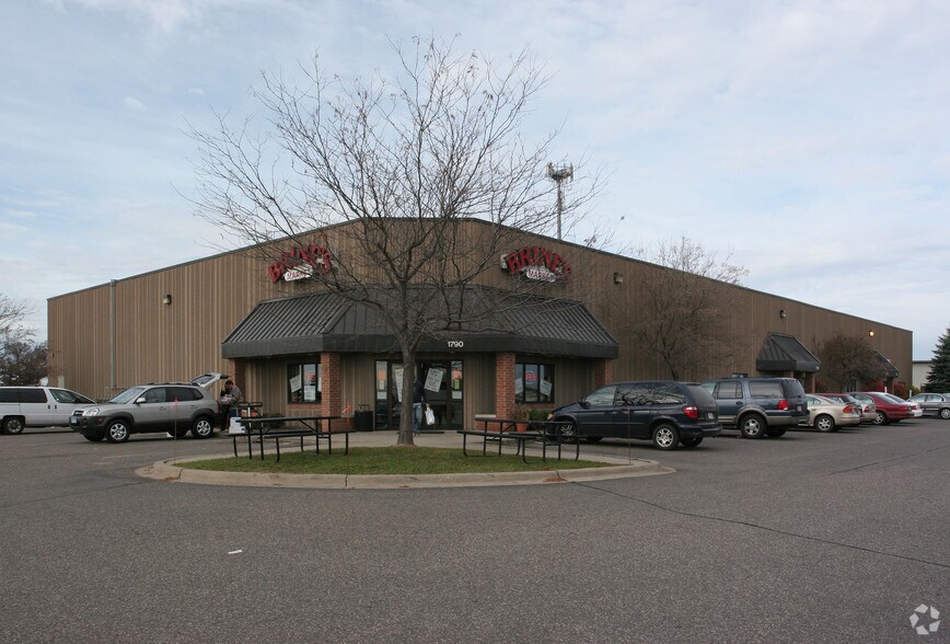 More Photos Of 1754-1790 Washington Ave, Stillwater Freestanding For Lease