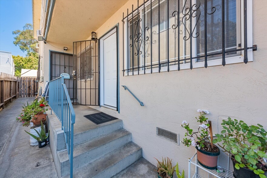 More Photos Of 3404 School St, Oakland Apartments For Sale